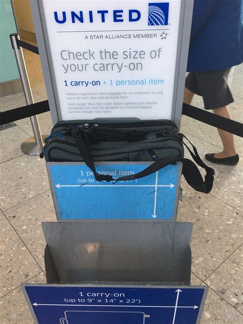 united airlines check-in baggage